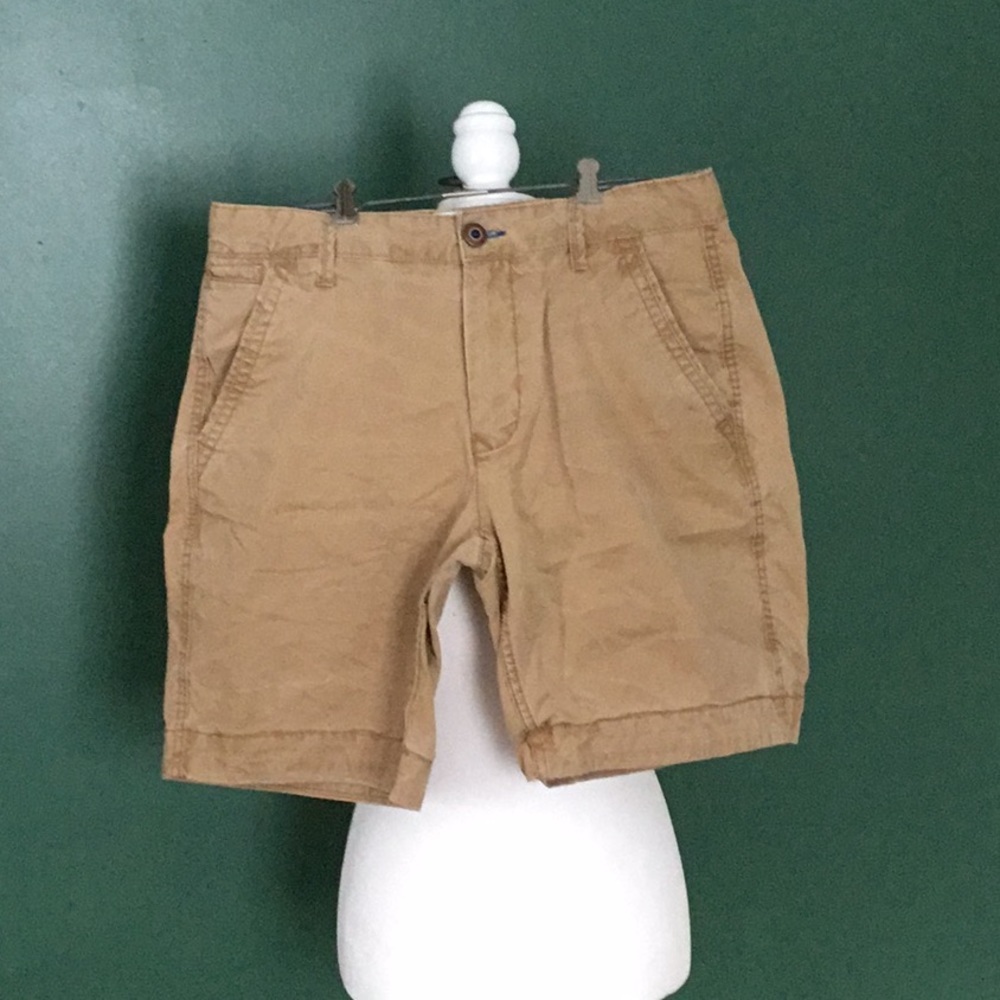 Aeropostale Men’s Y2K tan cargo shorts